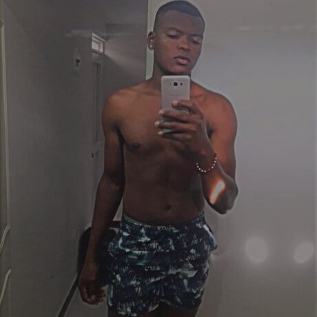 Foto desnuda filtrada de OnlyFans de Juan David