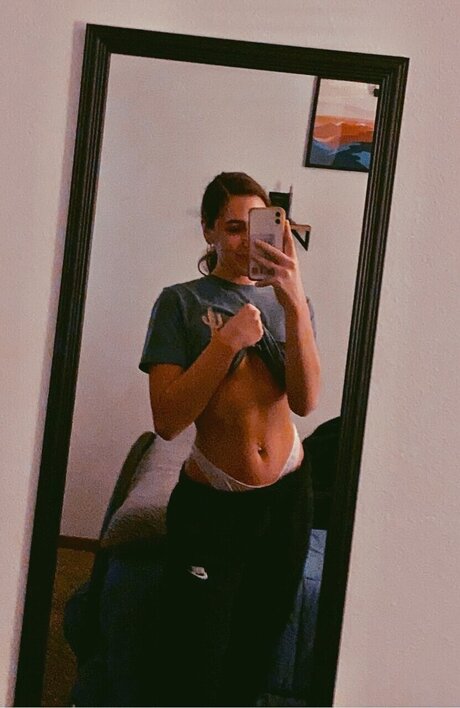 Foto desnuda filtrada de OnlyFans de Ella Rose