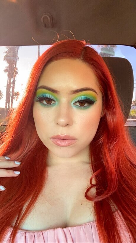 Foto desnuda filtrada de OnlyFans de Makeup By Payola