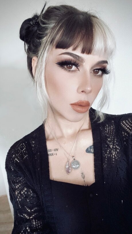 Foto desnuda filtrada de OnlyFans de Flora