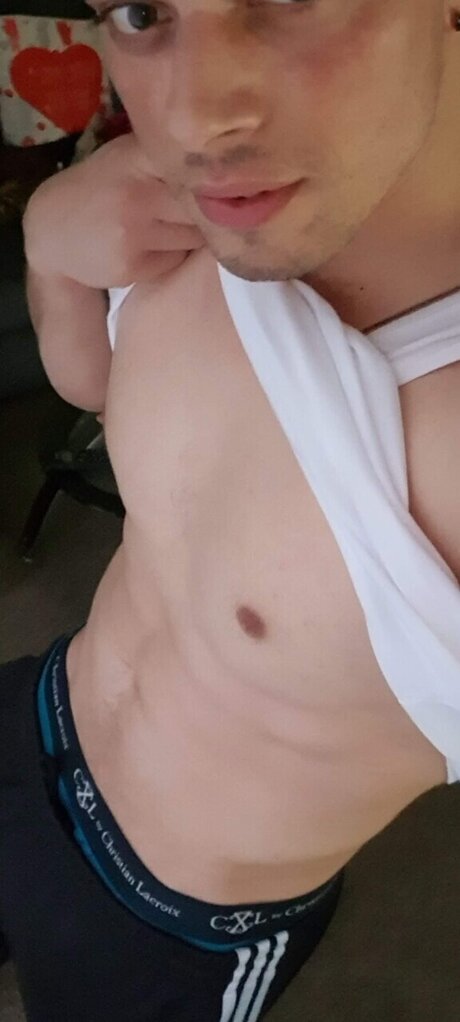 Foto desnuda filtrada de OnlyFans de Roman