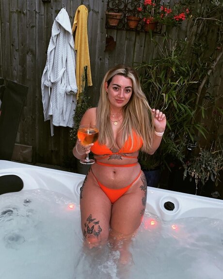 Foto desnuda filtrada de OnlyFans de Hannah Screen