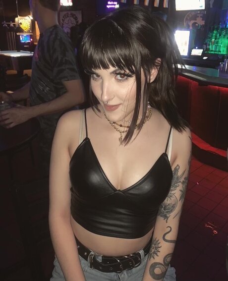 Foto desnuda filtrada de OnlyFans de Hellish