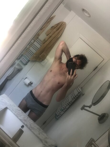 Foto desnuda filtrada de OnlyFans de Silver