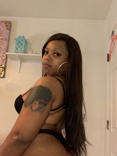 Foto desnuda filtrada de OnlyFans de Monae