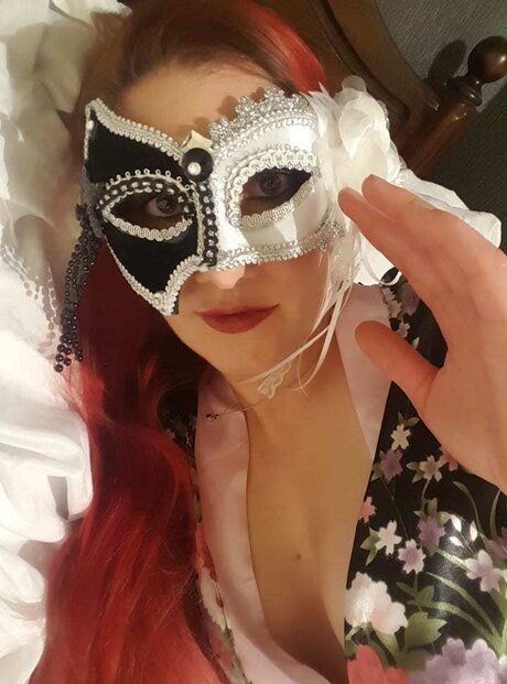 Foto desnuda filtrada de OnlyFans de Juliet Masked