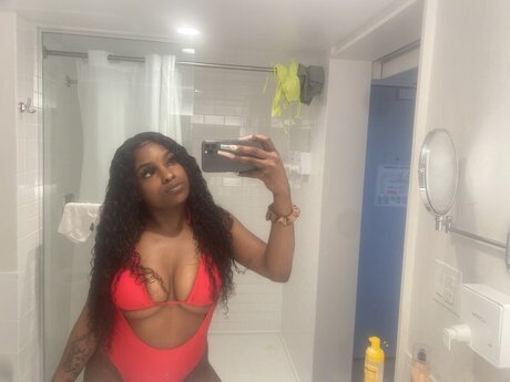 Foto desnuda filtrada de OnlyFans de Auroa Island