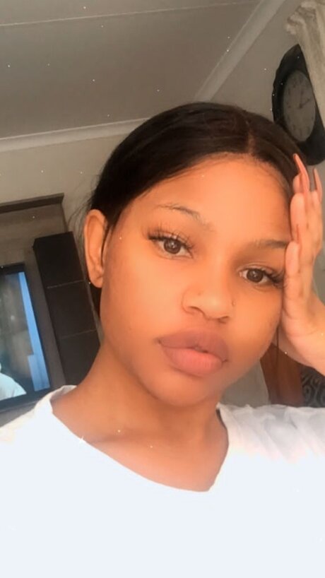 Foto desnuda filtrada de OnlyFans de Lindiwehlophe