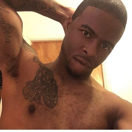 Foto desnuda filtrada de OnlyFans de Antoine L Knight