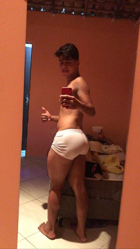 Foto desnuda filtrada de OnlyFans de Lucas