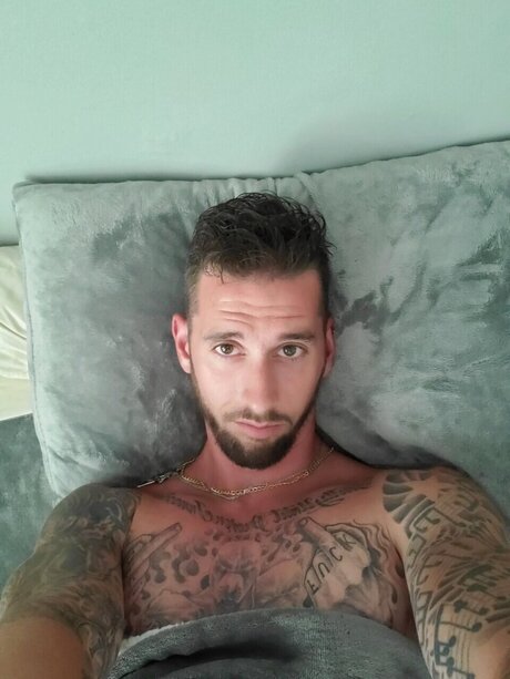 Foto desnuda filtrada de OnlyFans de Yourdumbitch