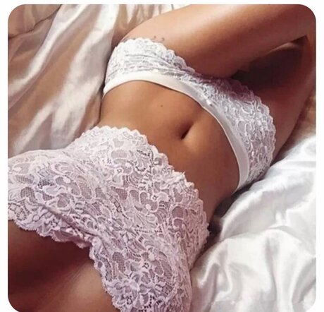 Foto desnuda filtrada de OnlyFans de Caroline