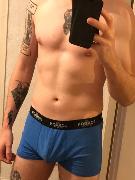 Foto desnuda filtrada de OnlyFans de Fiftyfifty