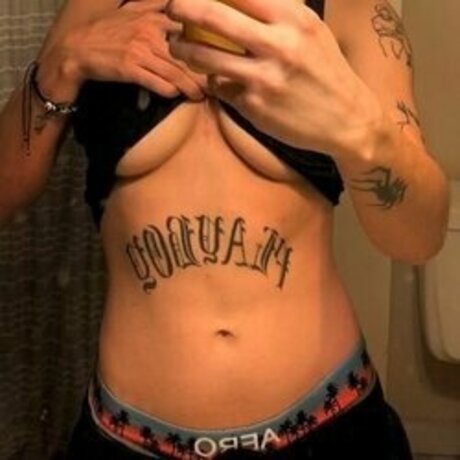 Foto desnuda filtrada de OnlyFans de Daddy Rookie