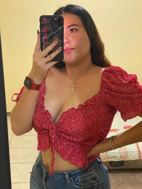 Foto desnuda filtrada de OnlyFans de Zile Lagirdam