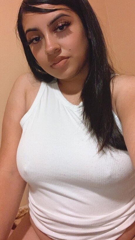 Foto desnuda filtrada de OnlyFans de Suzan