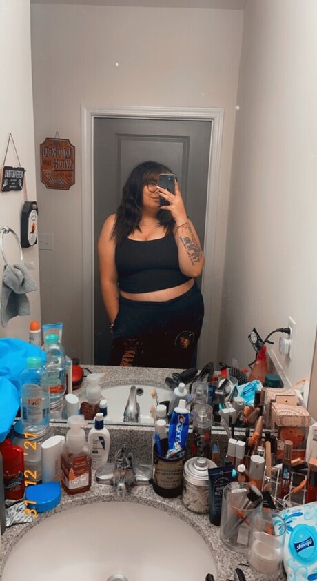 Foto desnuda filtrada de OnlyFans de Kellwthebigbitties