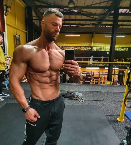 Foto desnuda filtrada de OnlyFans de Tom Collins