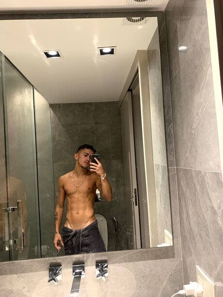 Foto desnuda filtrada de OnlyFans de Vanderson Arajo