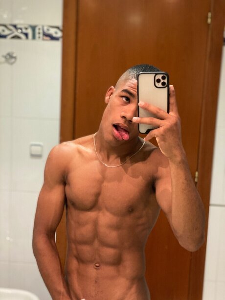 Foto desnuda filtrada de OnlyFans de Elkin