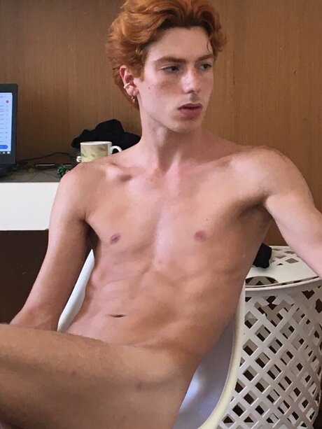 Foto desnuda filtrada de OnlyFans de James Stone