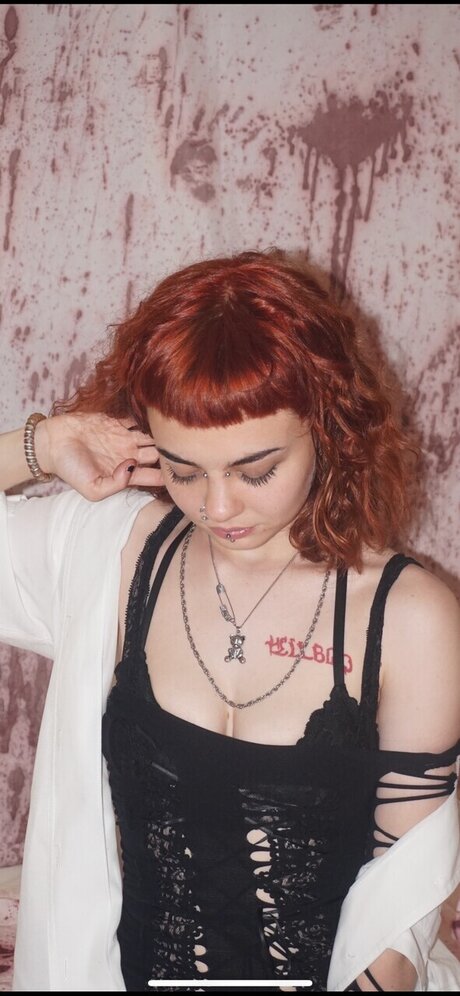 Foto desnuda filtrada de OnlyFans de Raine