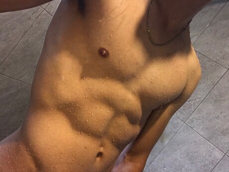 Foto desnuda filtrada de OnlyFans de Seuz