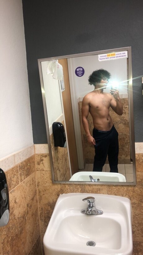 Foto desnuda filtrada de OnlyFans de Noname