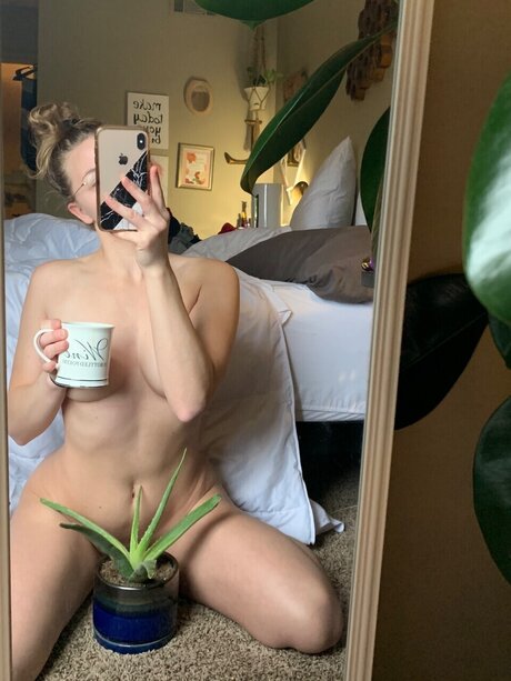Foto desnuda filtrada de OnlyFans de Onlyplants 