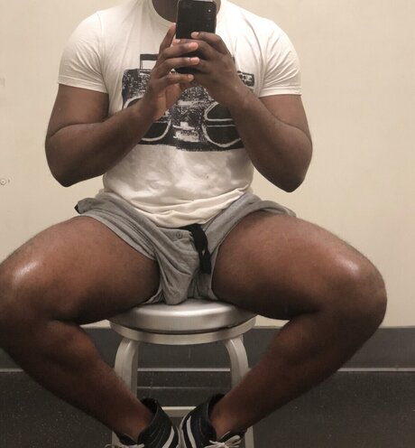 Foto desnuda filtrada de OnlyFans de Brownstallion