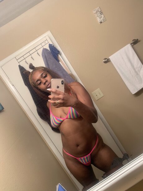 Foto desnuda filtrada de OnlyFans de Honey Baby