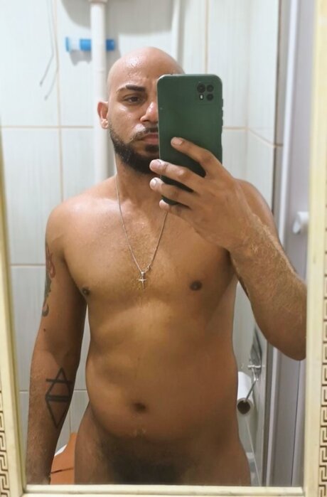 Foto desnuda filtrada de OnlyFans de Barbudo Carioca