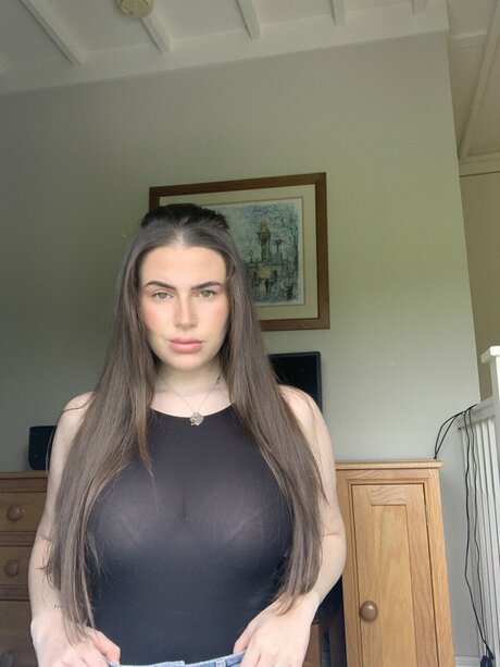 Foto desnuda filtrada de OnlyFans de Emily