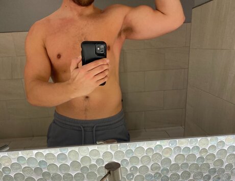 Foto desnuda filtrada de OnlyFans de Thirdlegger