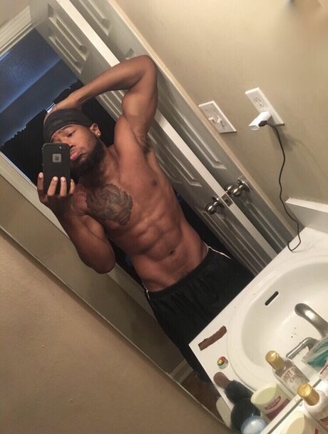 Foto desnuda filtrada de OnlyFans de Kipp