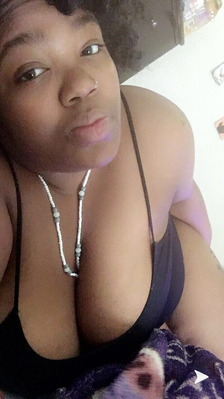Foto desnuda filtrada de OnlyFans de Luminouscandi