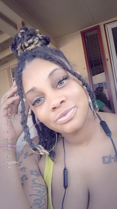 Foto desnuda filtrada de OnlyFans de Baddieredd