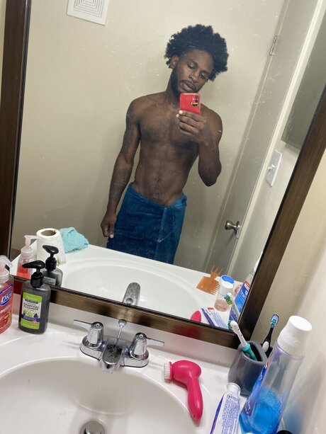 Foto desnuda filtrada de OnlyFans de Bddee