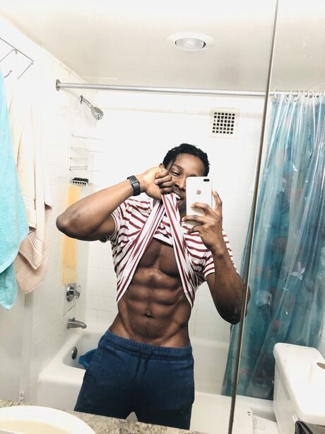 Foto desnuda filtrada de OnlyFans de Colinsydney