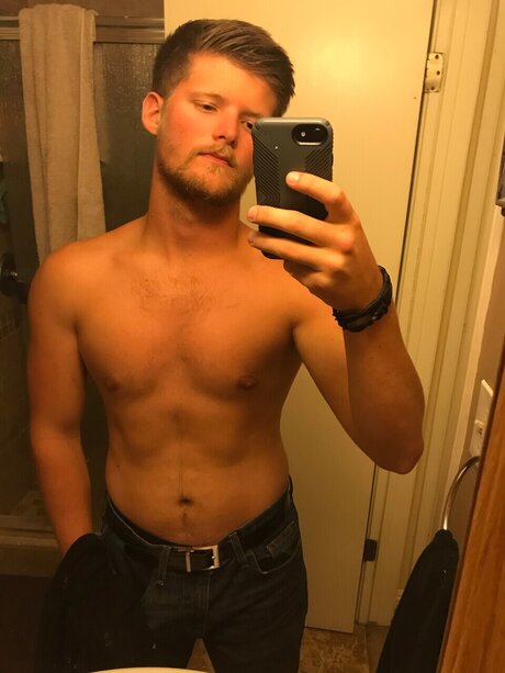 Foto desnuda filtrada de OnlyFans de Tyler Austin