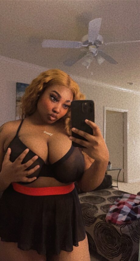 Foto desnuda filtrada de OnlyFans de Chanelle
