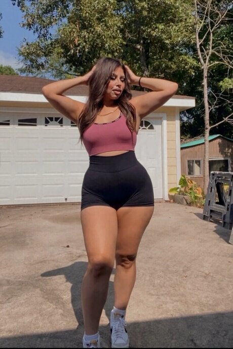 Foto desnuda filtrada de OnlyFans de Avery
