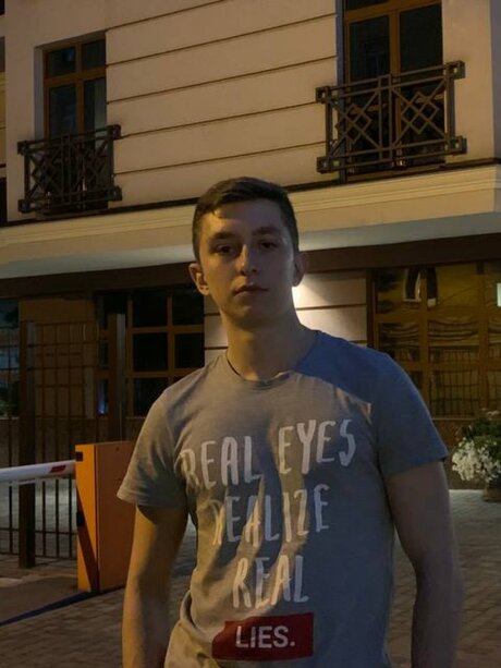 Foto desnuda filtrada de OnlyFans de Vladyslav Kustenko