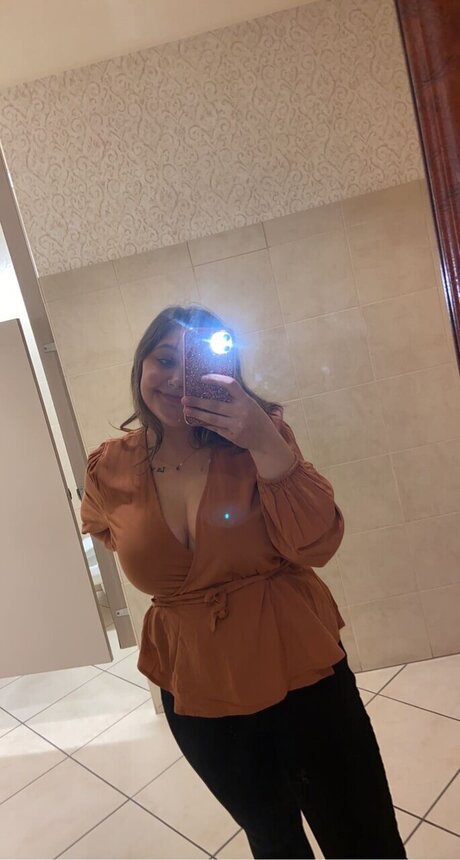 Foto desnuda filtrada de OnlyFans de Honeypot