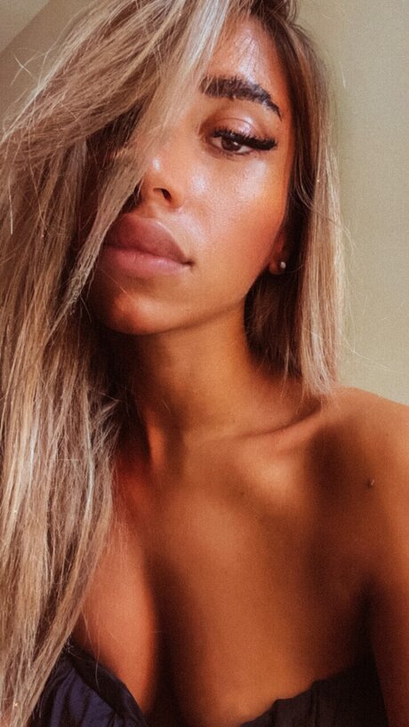 Foto desnuda filtrada de OnlyFans de Noora
