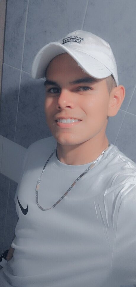 Foto desnuda filtrada de OnlyFans de Leonardo