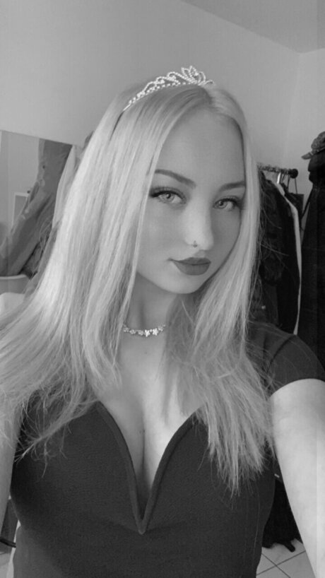 Foto desnuda filtrada de OnlyFans de Kathi