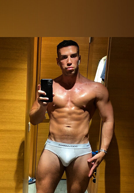 Foto desnuda filtrada de OnlyFans de Elijah