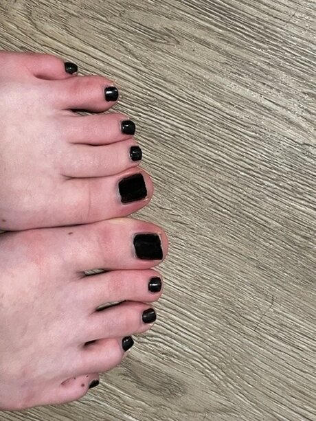 Foto desnuda filtrada de OnlyFans de Anonymous Feet Girl