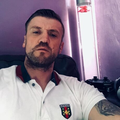 Foto desnuda filtrada de OnlyFans de Copil Petru Marius